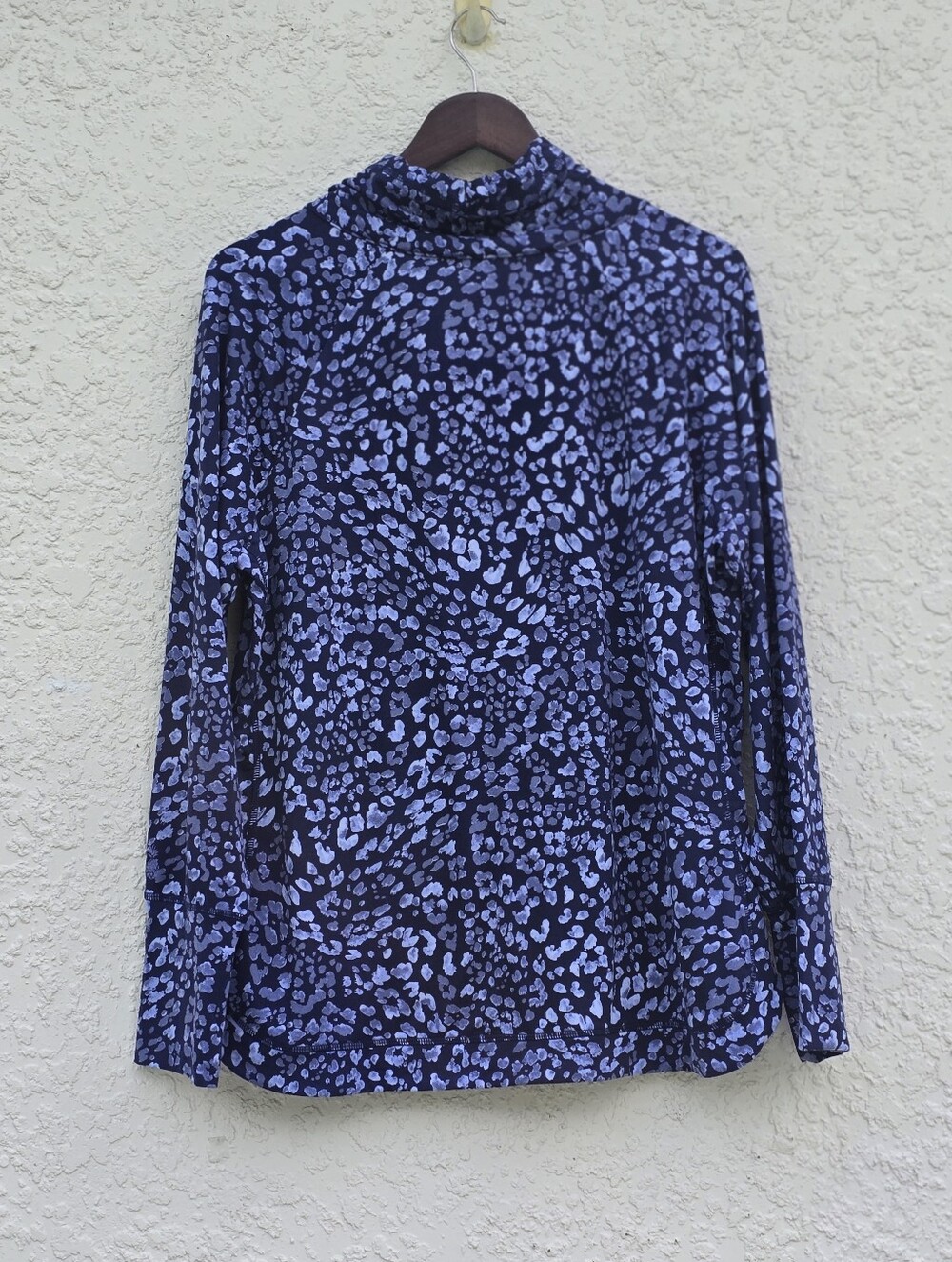 Tommy Bahama Heathered Gray and Light Blue Sleep Top - Picture 3 of 9